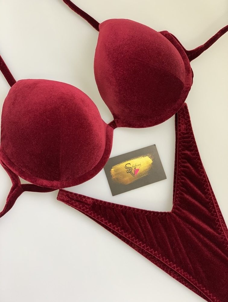 База из бархата бордо