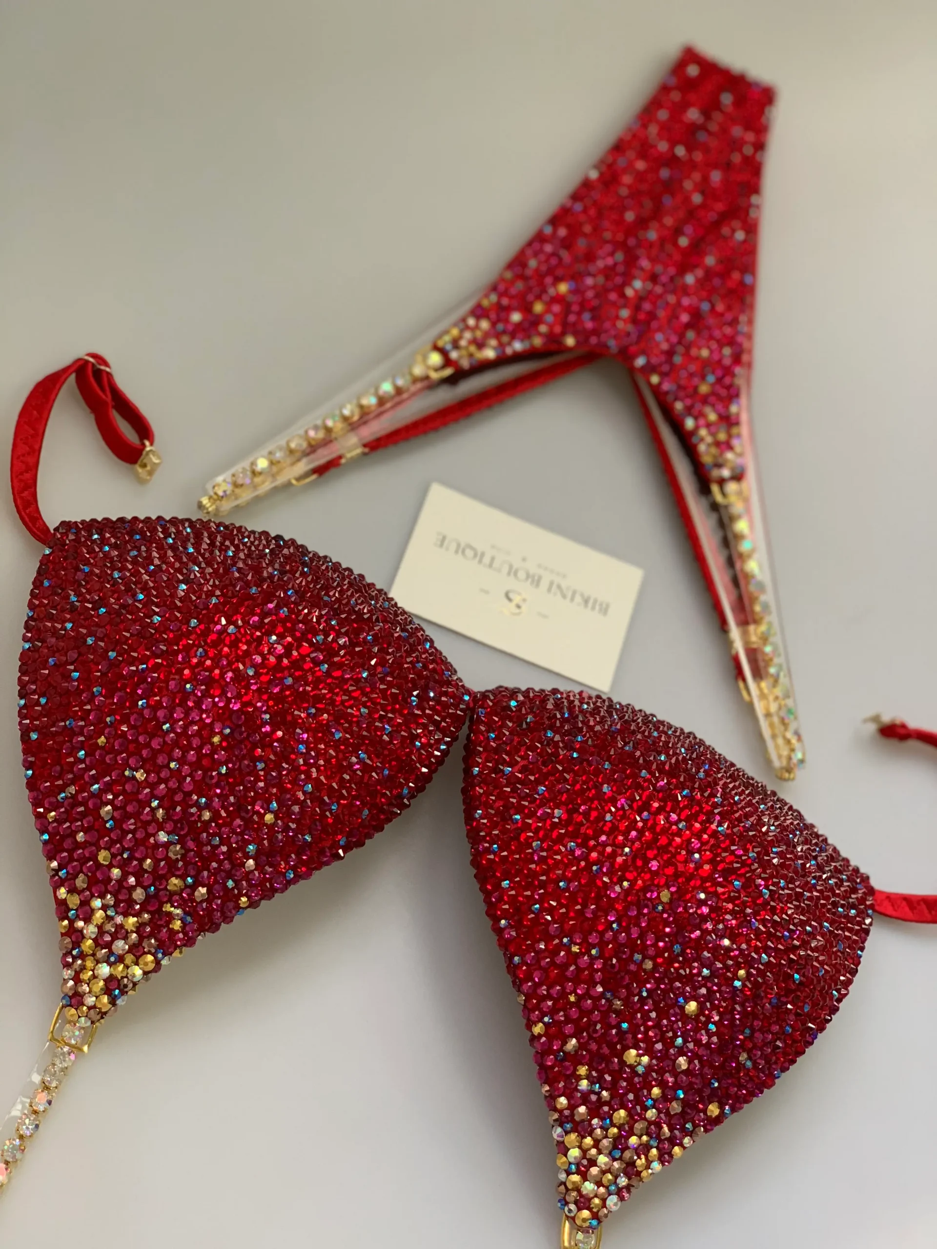 IMG_6817 Красный с золотом — изображение 1